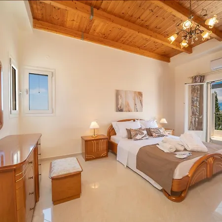 Irene Luxury Penthouse Apartment Metaxata