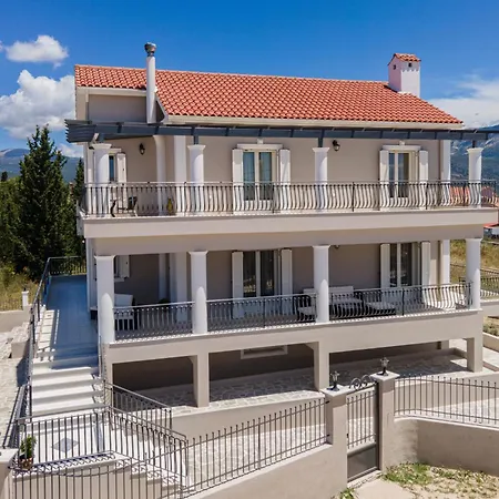 Irene Luxury Penthouse Metaxata
