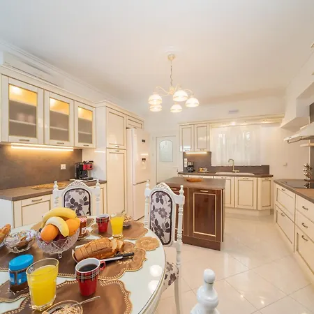 Irene Luxury Penthouse *
