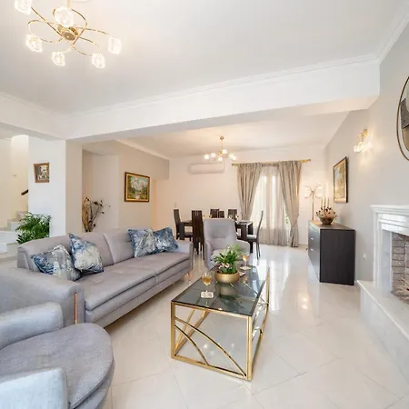 Irene Luxury Penthouse Apartment Metaxata
